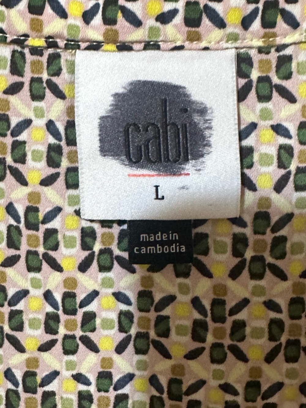 CABI style #6317 Bitmap Top green, tan, black, yellow sleeveless v-neck size LG - Picture 6 of 8